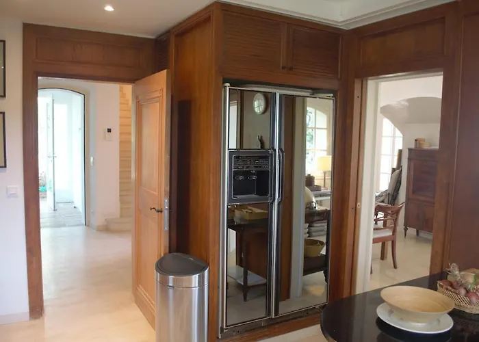 Au Milieu Des Vignes * La Londe-les-Maures